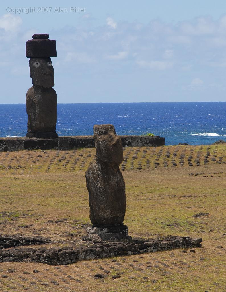 Slide_004.jpg - Moai with and without Topknots and Eyes