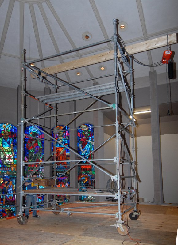 DSC_5029.JPG - Hoist scaffold compete on the Chancel scaffold platform.