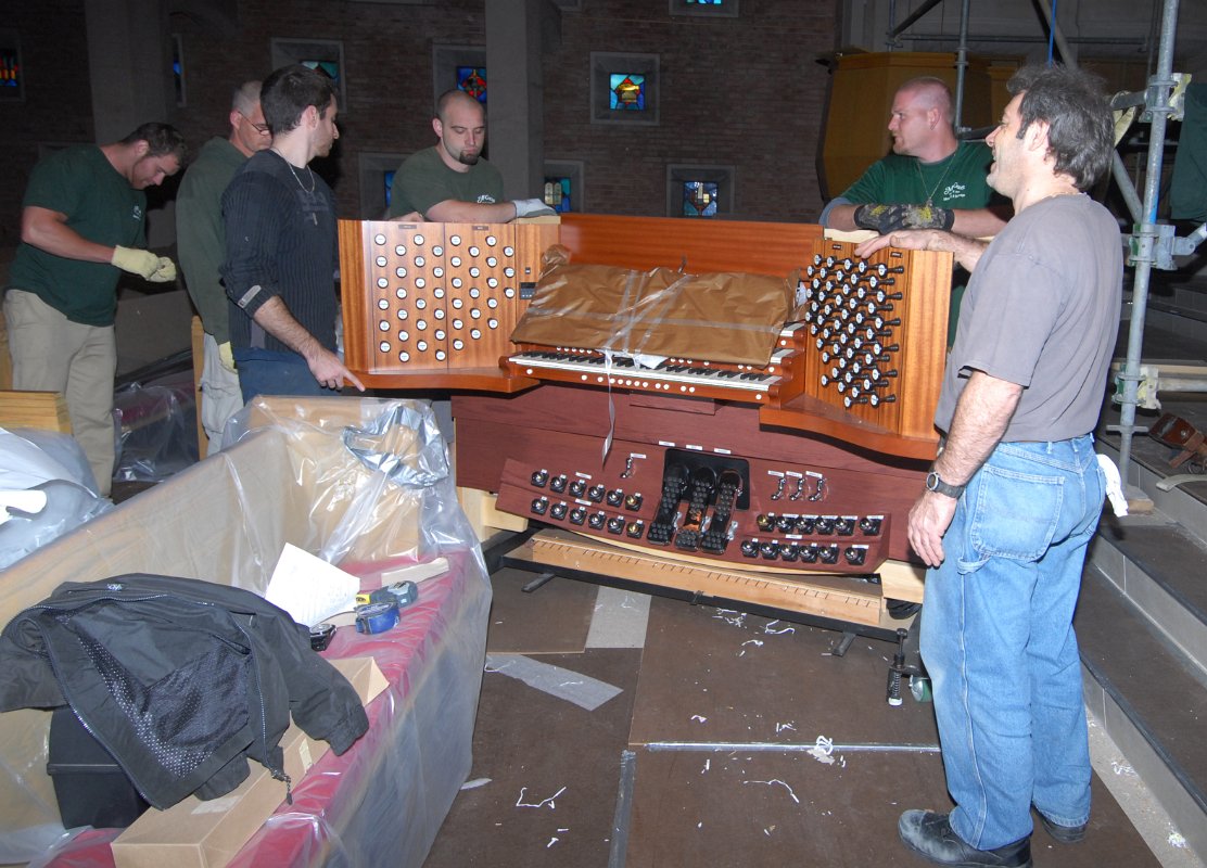 DSC_6331.JPG - Bringing the console into the Sanctuary.