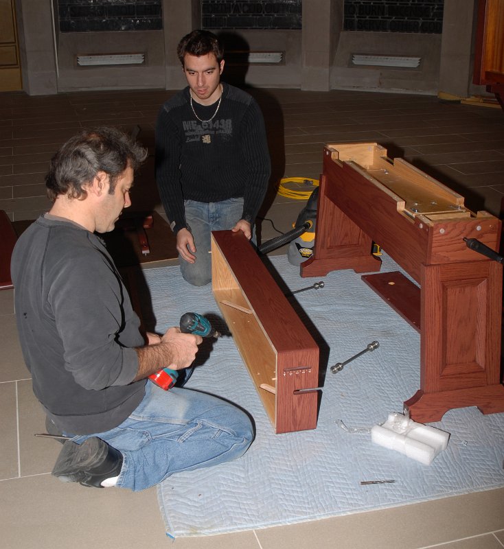 DSC_6635.JPG - Preparing to add the backrest to the organ bench.